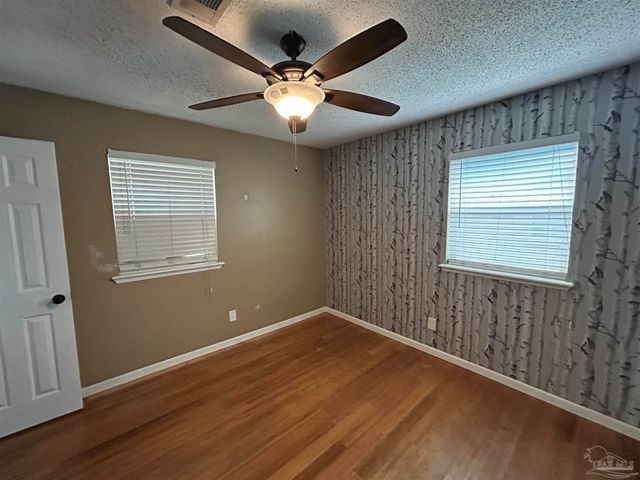 1007 Woodbury Pl, Cantonment, FL 32533