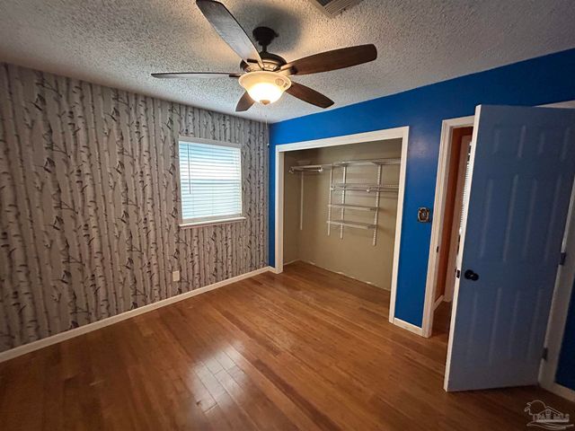 1007 Woodbury Pl, Cantonment, FL 32533