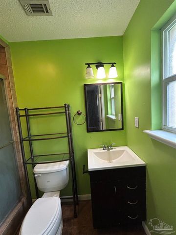 1007 Woodbury Pl, Cantonment, FL 32533