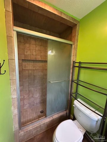 1007 Woodbury Pl, Cantonment, FL 32533