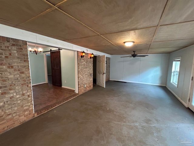 1007 Woodbury Pl, Cantonment, FL 32533