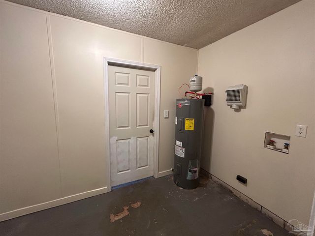 1007 Woodbury Pl, Cantonment, FL 32533