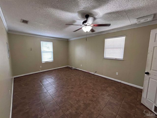 1007 Woodbury Pl, Cantonment, FL 32533