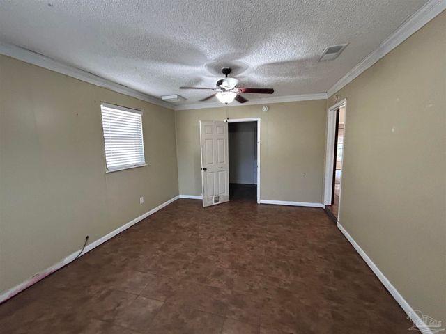 1007 Woodbury Pl, Cantonment, FL 32533