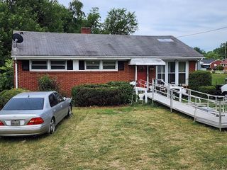 3038 Cove RD, Roanoke, VA 24017
