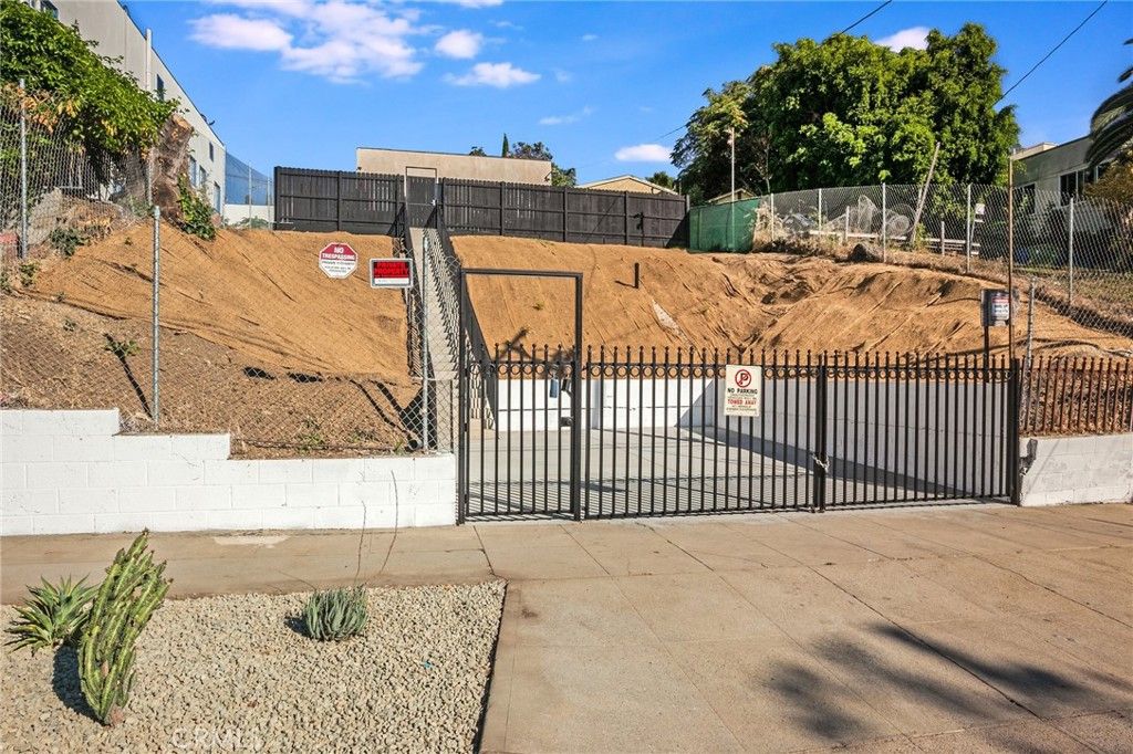216 - 218 N Park View Street, Los Angeles, CA 90026 — photo 3