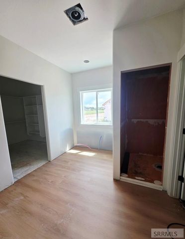 661 Glacier Ave, Shelley, ID 83274