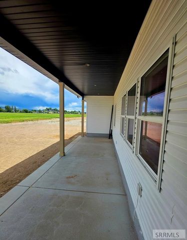 661 Glacier Ave, Shelley, ID 83274