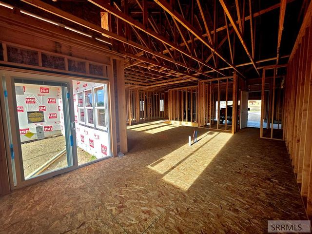 661 Glacier Ave, Shelley, ID 83274