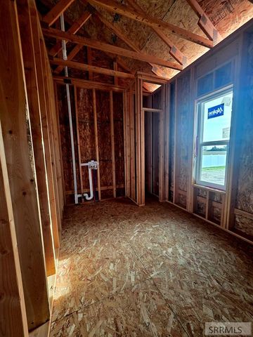661 Glacier Ave, Shelley, ID 83274