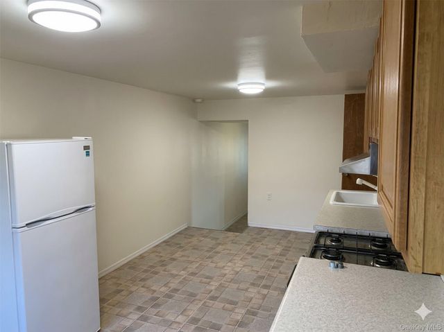 4216 E Tremont Avenue, Bronx, NY 10465