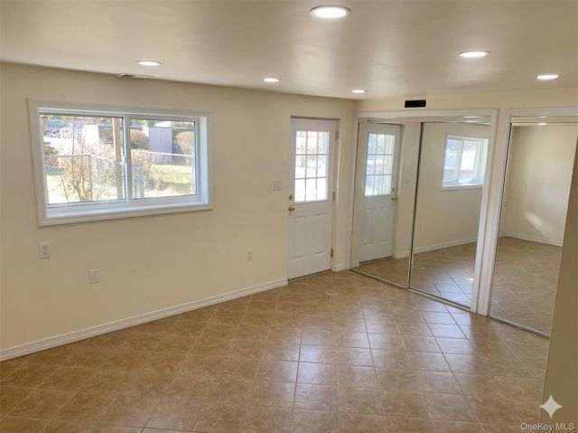 4216 E Tremont Avenue, Bronx, NY 10465