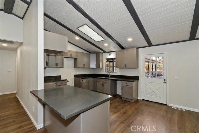 42736 Tannenbaum Platz, Big Bear Lake, CA 92315