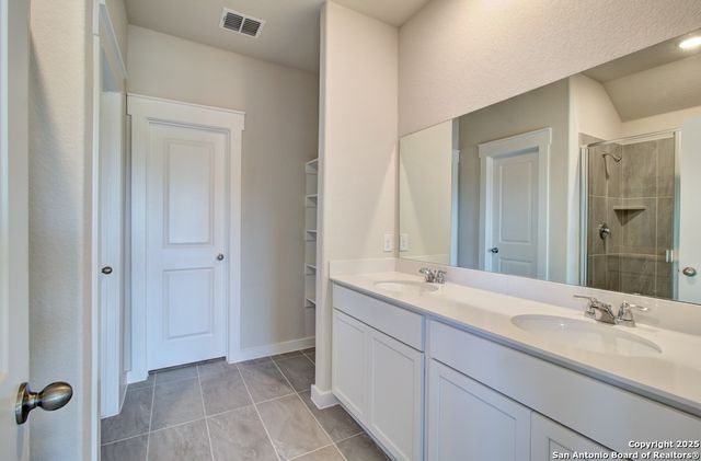 2506 White Daisy Hill, Converse, TX 78109