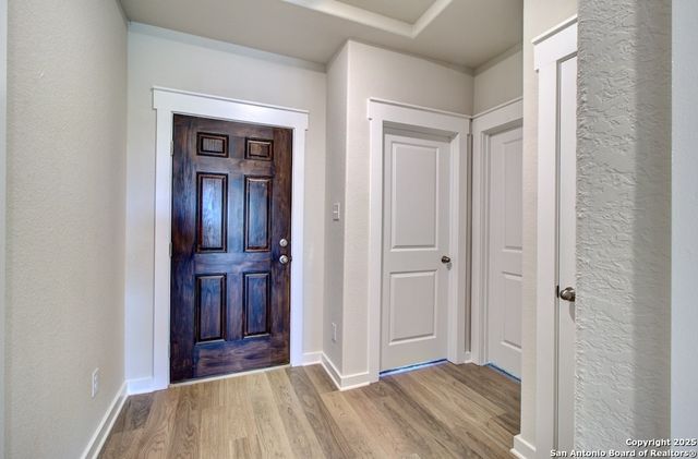 2506 White Daisy Hill, Converse, TX 78109