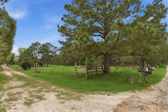 872 Four Notch Road, Huntsville, TX 77340