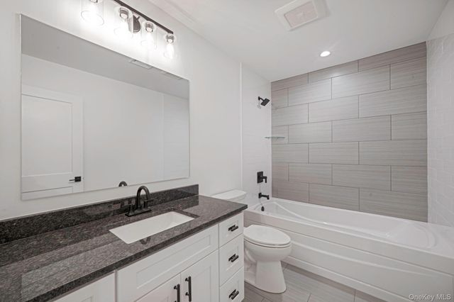 37 Locust Avenue S, Medford, NY 11763