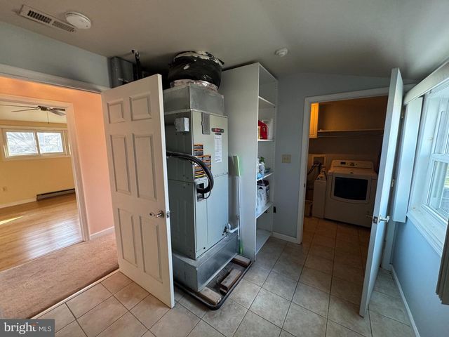 46 HYDRANGEA RD, Levittown, PA 19056