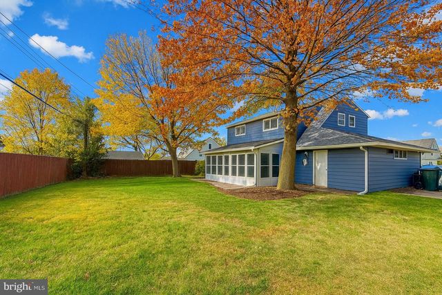 46 HYDRANGEA RD, Levittown, PA 19056