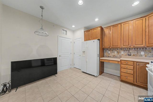 10301 Warrens Way, Wanaque, NJ 07465