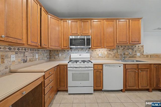 10301 Warrens Way, Wanaque, NJ 07465
