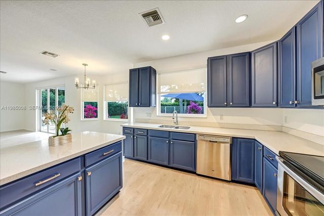 4202 Bahia Isle Cir, Wellington, FL 33449