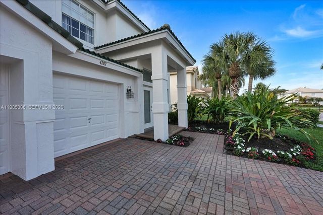 4202 Bahia Isle Cir, Wellington, FL 33449