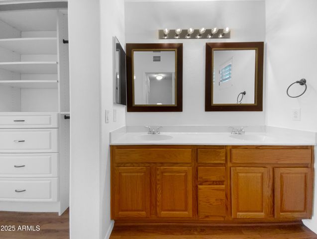 6934 S OAKMONT Drive, Chandler, AZ 85249