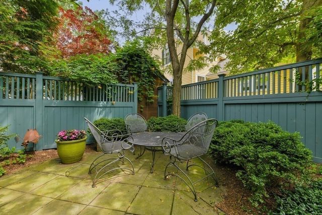 14 Ash Street 14, Cambridge, MA 02138
