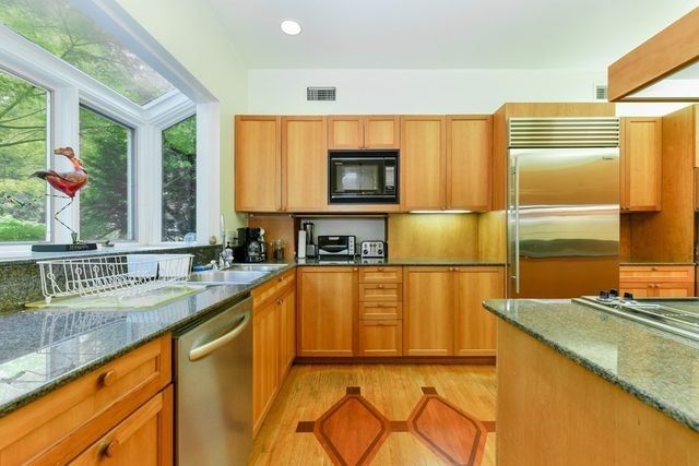 14 Ash Street 14, Cambridge, MA 02138