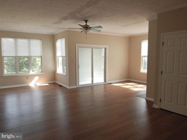 862 N WATERFORD LN, Wilmington, DE 19808