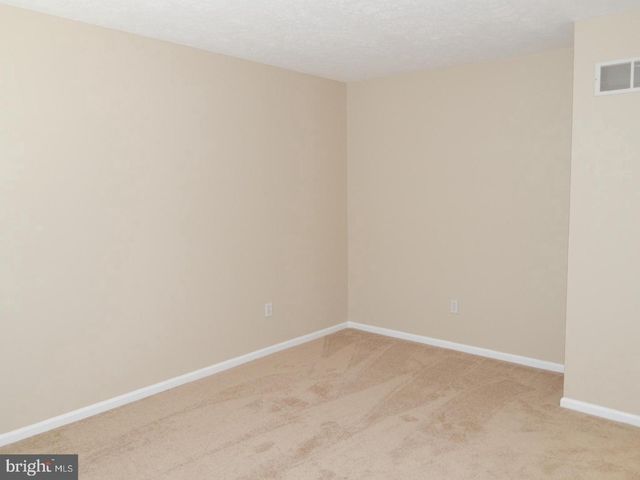 862 N WATERFORD LN, Wilmington, DE 19808
