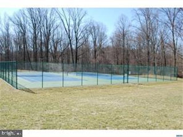 862 N WATERFORD LN, Wilmington, DE 19808