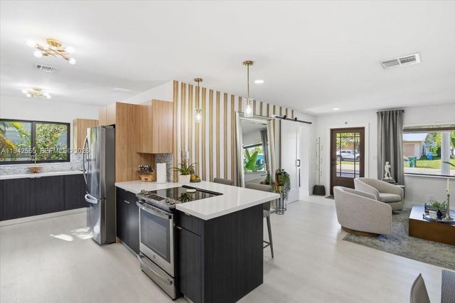 3958 NW 19th Ave, Oakland Park, FL 33309