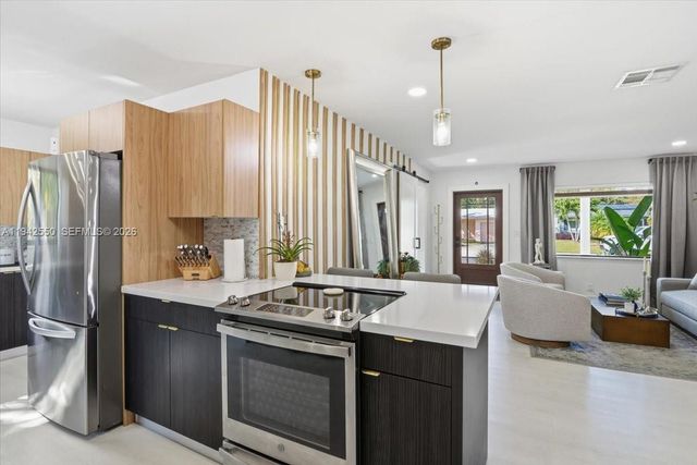 3958 NW 19th Ave, Oakland Park, FL 33309