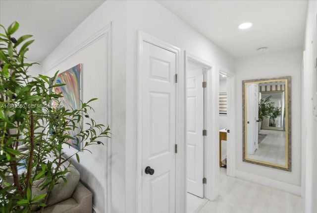 3958 NW 19th Ave, Oakland Park, FL 33309