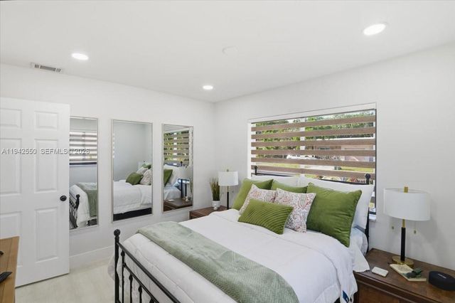 3958 NW 19th Ave, Oakland Park, FL 33309