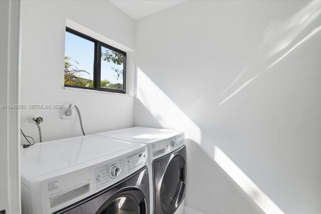 3958 NW 19th Ave, Oakland Park, FL 33309