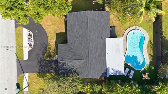 3958 NW 19th Ave, Oakland Park, FL 33309