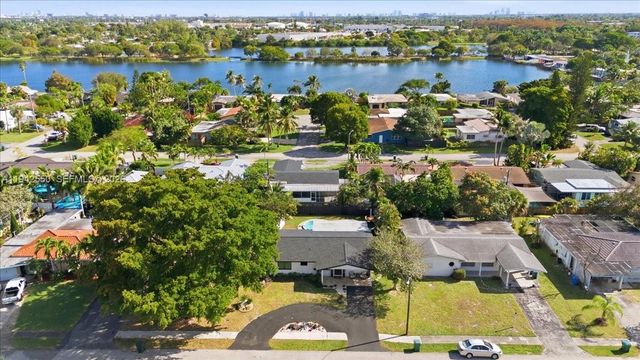 3958 NW 19th Ave, Oakland Park, FL 33309