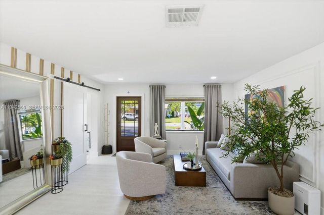 3958 NW 19th Ave, Oakland Park, FL 33309