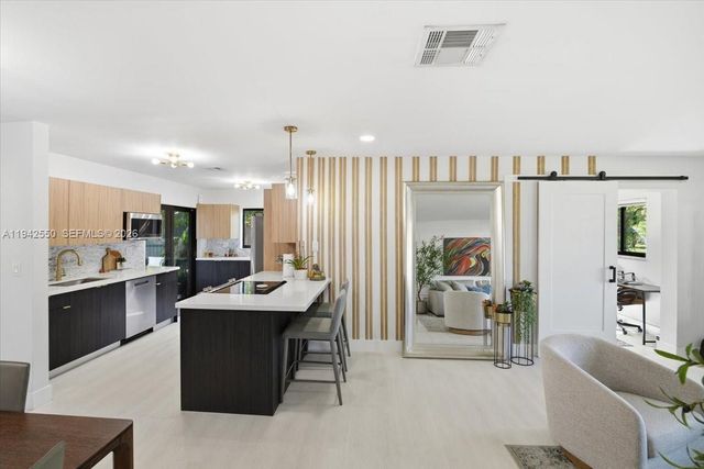 3958 NW 19th Ave, Oakland Park, FL 33309