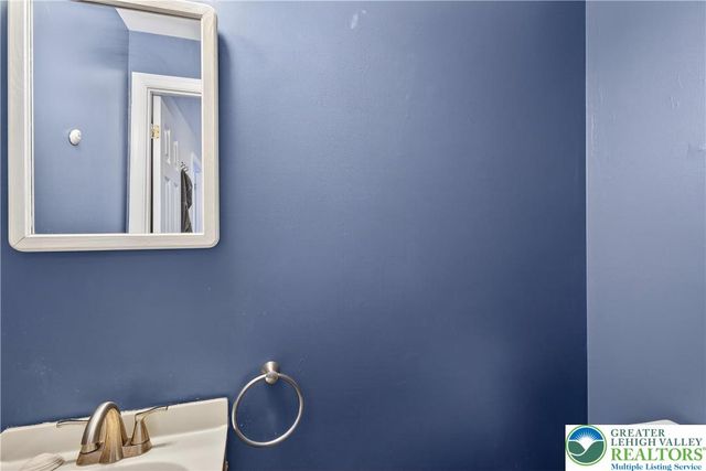 132 Woodview Drive, Trumbauersville Boro, PA 18951