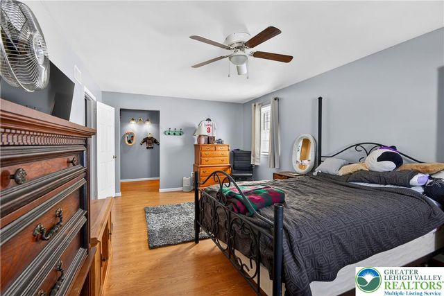 132 Woodview Drive, Trumbauersville Boro, PA 18951