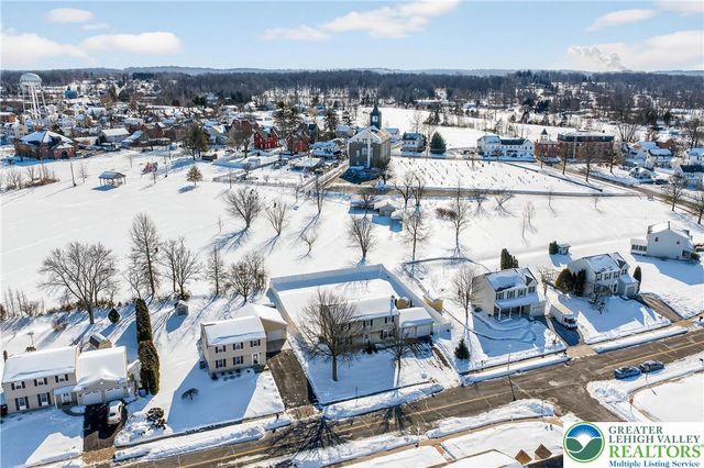 132 Woodview Drive, Trumbauersville Boro, PA 18951