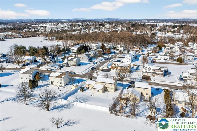 132 Woodview Drive, Trumbauersville Boro, PA 18951