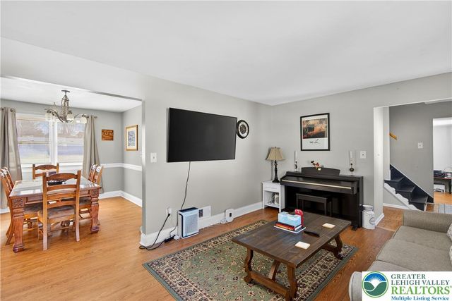 132 Woodview Drive, Trumbauersville Boro, PA 18951