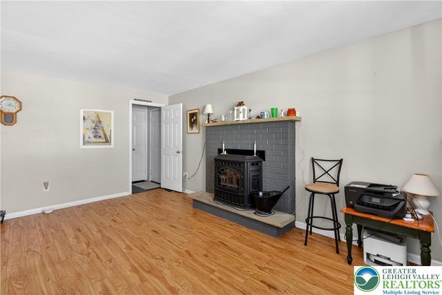 132 Woodview Drive, Trumbauersville Boro, PA 18951