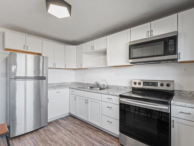 3229 66th Avenue, Moline, IL 61265