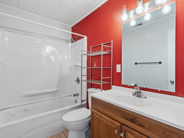 3229 66th Avenue, Moline, IL 61265